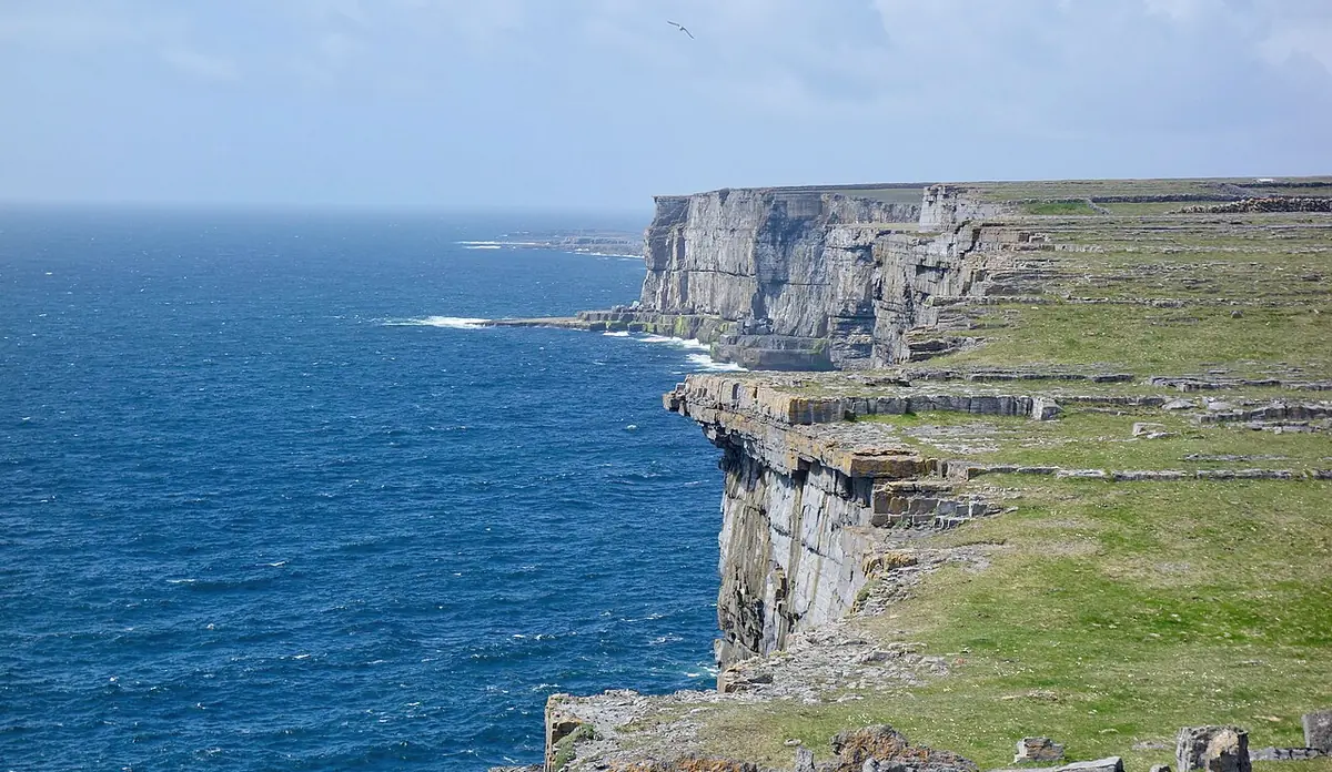 Il forte di Dun Aengus sulle scogliere di Inishmore, a picco sull'Atlantico